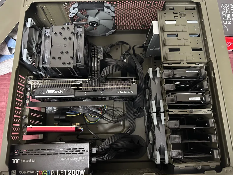 メインPCの写真
