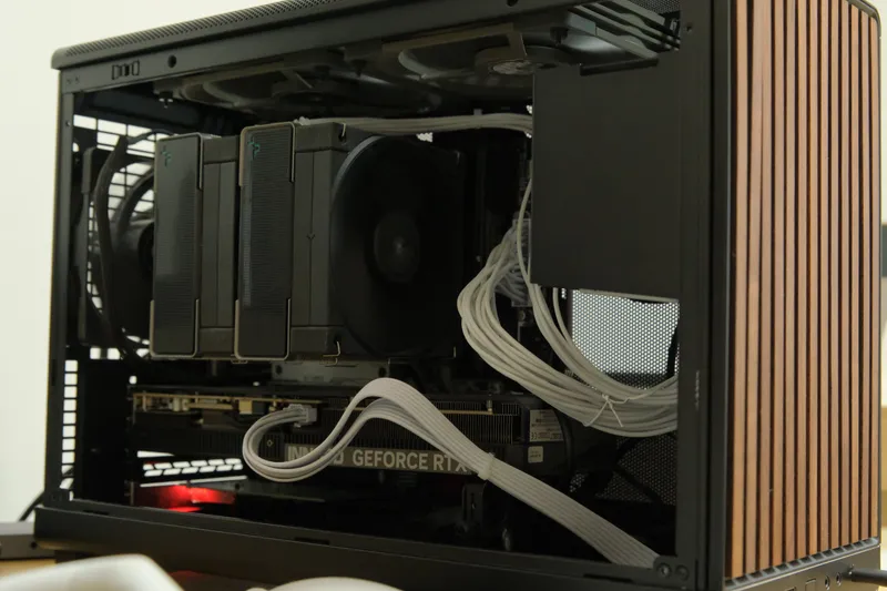 メインPCの写真