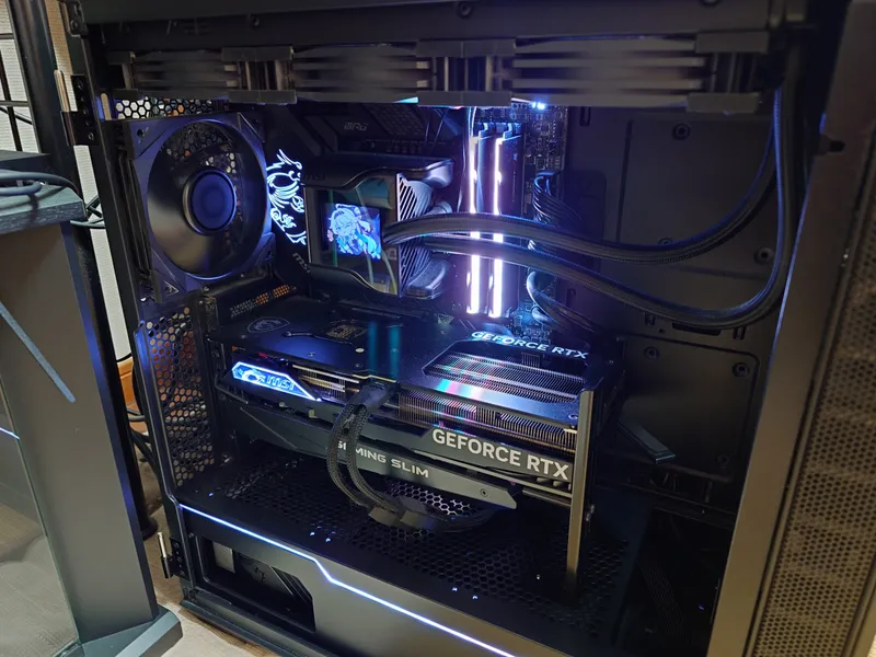 メインPCの写真