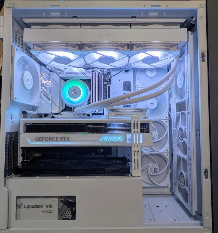 メインPCの写真